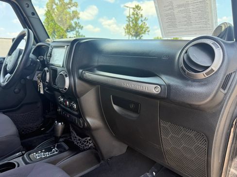 Used 2013 Jeep Wrangler Sport AWD/4WD image 19