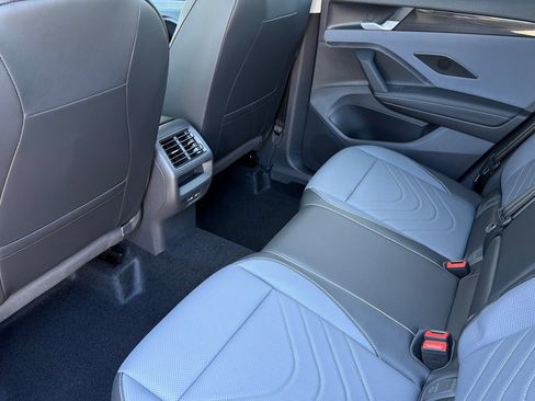 New 2026 Volkswagen Tiguan SE AWD/4WD image 11