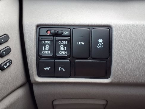 Used 2015 Honda Odyssey Touring image 10