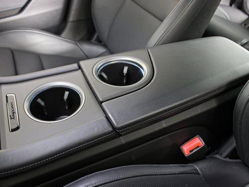 Used 2023 Porsche Taycan 4S image 32