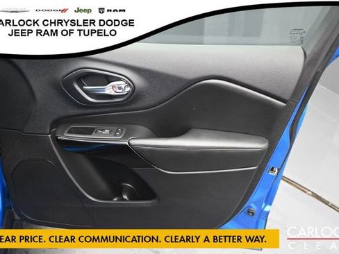 Used 2020 Jeep Cherokee Latitude Plus FWD image 30