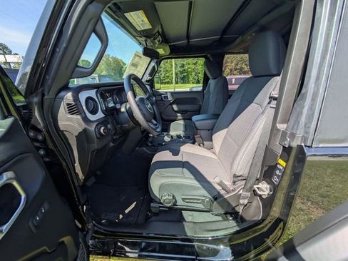 New 2025 Jeep Wrangler Sport AWD/4WD image 17