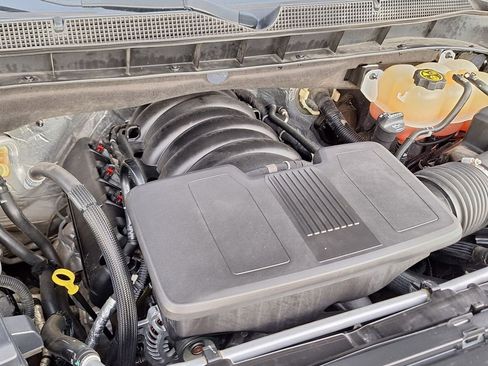 Used 2022 Chevrolet Tahoe Z71 w/ Z71 Off-Road Package image 35