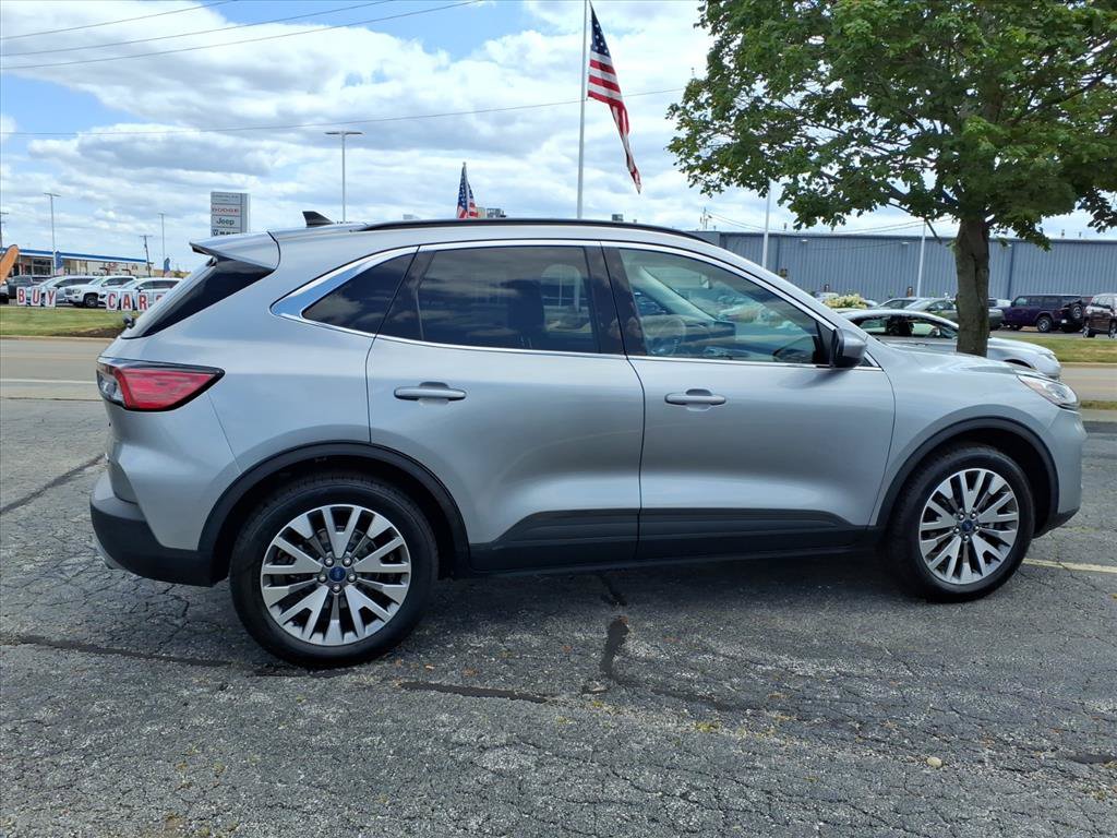 Used 2022 Ford Escape Titanium w/ Class II Trailer Tow Package AWD/4WD image 8