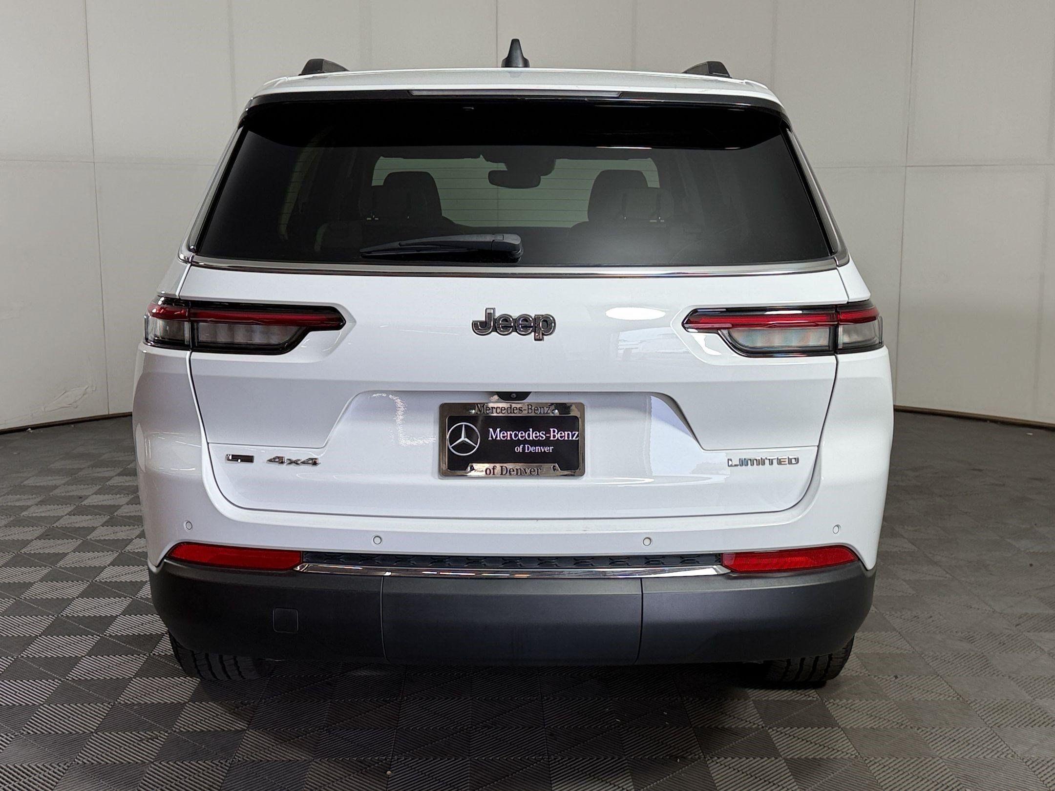 Used 2021 Jeep Grand Cherokee L Limited AWD/4WD image 10