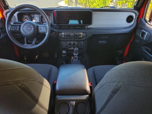 Used 2024 Jeep Wrangler Unlimited Sport AWD/4WD image 14