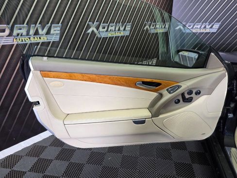Used 2008 Mercedes-Benz SL 550 image 24