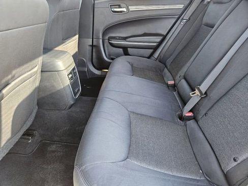 Used 2022 Chrysler 300 Touring w/ Sport Appearance Package image 30