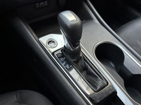 Used 2022 Nissan Altima 2.5 SV FWD image 24