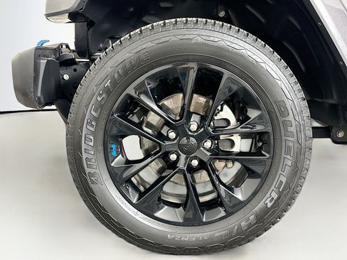 Used 2023 Jeep Wrangler Unlimited Sahara w/ Cold Weather Group AWD/4WD image 11