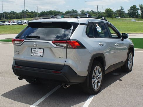 Used 2022 Toyota RAV4 XLE Premium FWD image 20