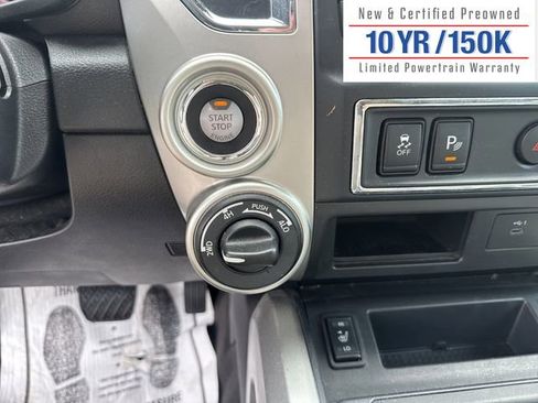 Used 2021 Nissan Titan SV w/ SV Convenience Package image 22