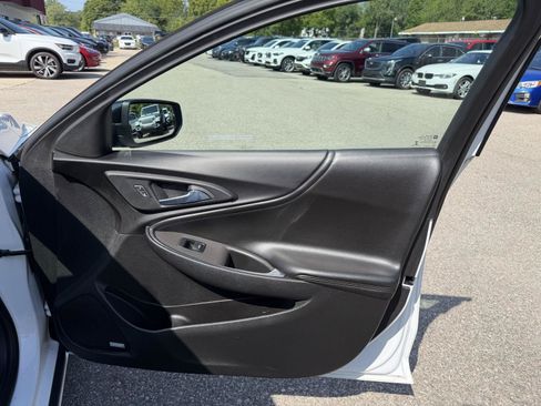 Used 2018 Chevrolet Malibu LT w/ Redline Edition FWD image 23