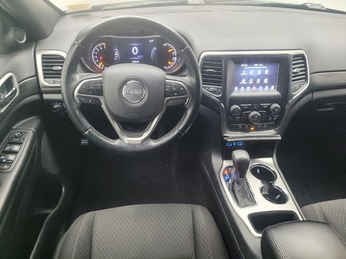 Used 2019 Jeep Grand Cherokee Laredo AWD/4WD image 22
