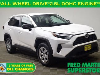 Used 2024 Toyota RAV4 LE video 1