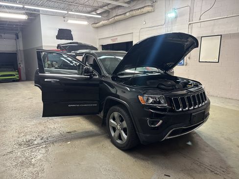 Used 2014 Jeep Grand Cherokee Limited AWD/4WD image 9