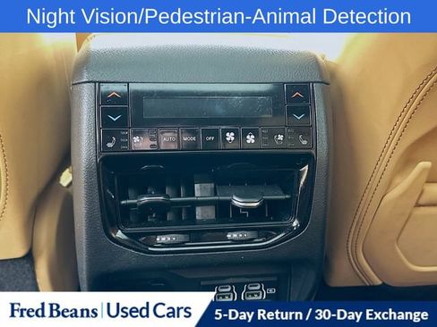 Used 2024 Jeep Grand Cherokee L Summit AWD/4WD image 34
