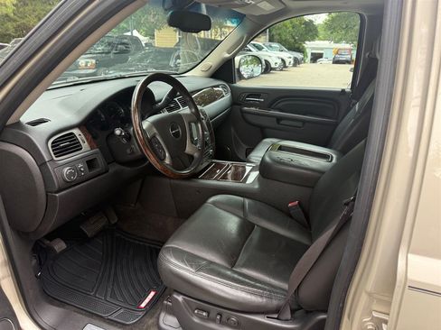 Used 2013 GMC Yukon Denali RWD image 9