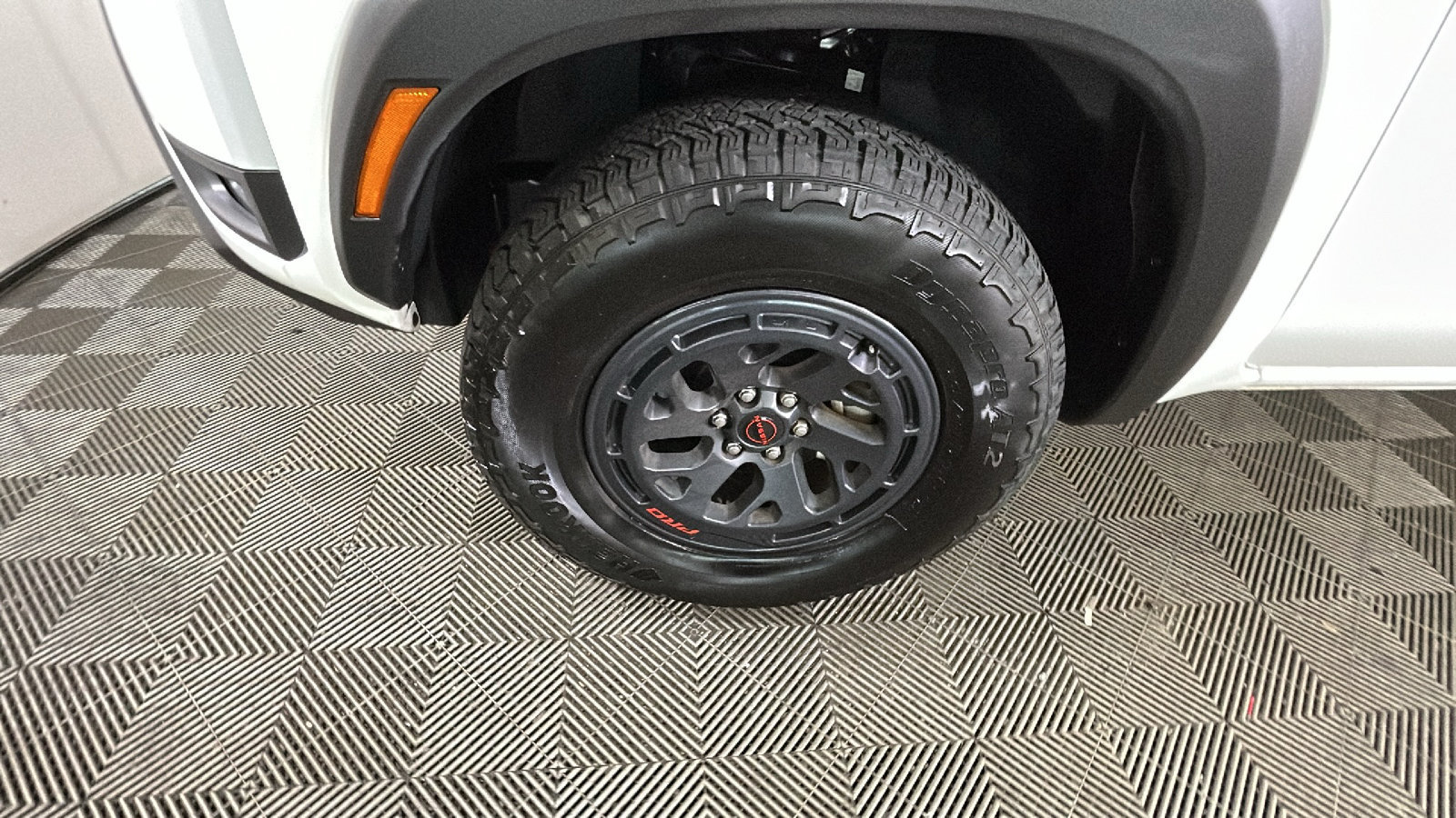 Used 2026 Nissan Frontier PRO-4X AWD/4WD image 10