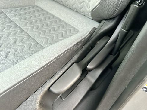 Used 2023 Chevrolet Equinox LS image 12