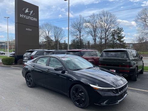 New 2026 Hyundai Elantra SEL Sport Premium FWD image 2