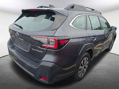 Used 2024 Subaru Outback AWD/4WD image 2