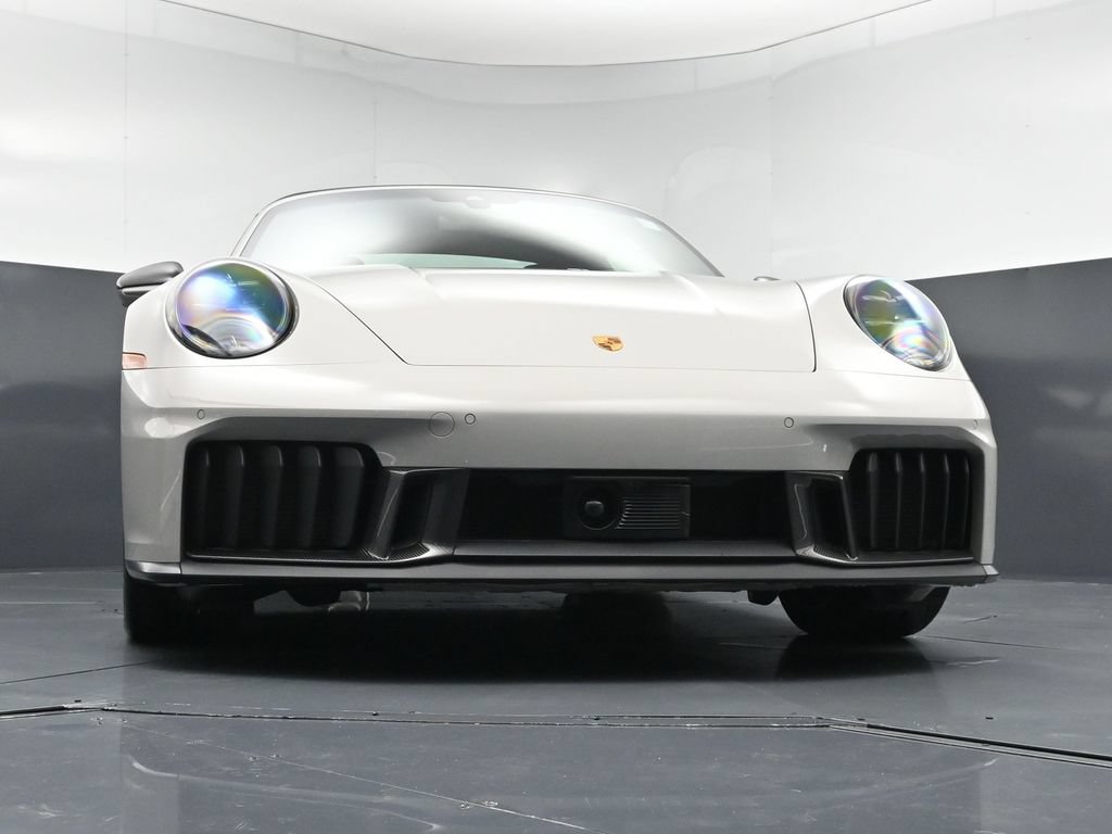 Certified 2026 Porsche 911 Targa 4 GTS AWD/4WD image 28