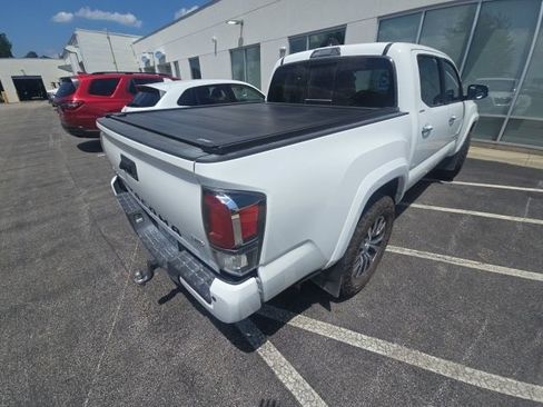 Used 2022 Toyota Tacoma Limited AWD/4WD image 4