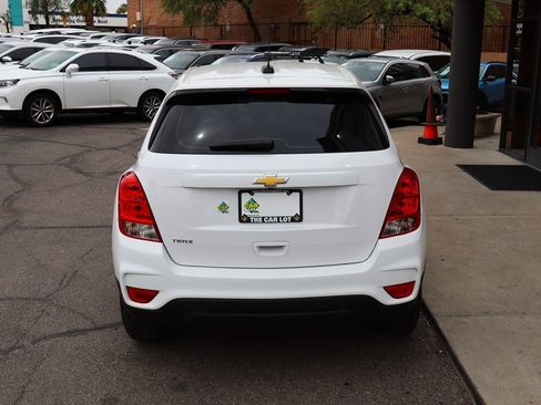 Used 2018 Chevrolet Trax LS w/ LPO, Cargo Package FWD image 10