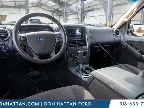 Used 2010 Ford Explorer Sport Trac XLT image 19