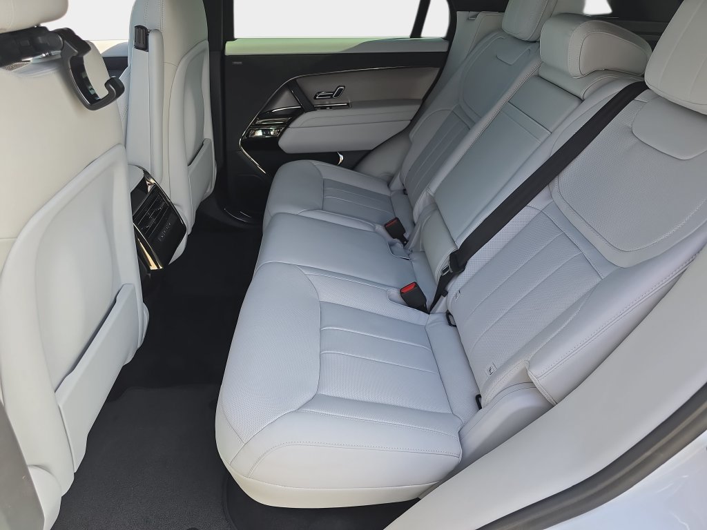 New 2027 Land Rover Range Rover Sport SE AWD/4WD image 16