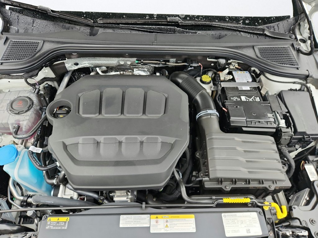 Used 2026 Volkswagen Golf AWD/4WD image 33