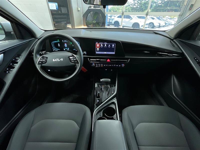 Used 2025 Kia Niro LX FWD image 24