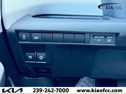 Used 2025 Toyota Sienna LE image 35