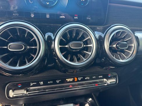 Used 2023 Mercedes-Benz GLB 250 4MATIC image 14