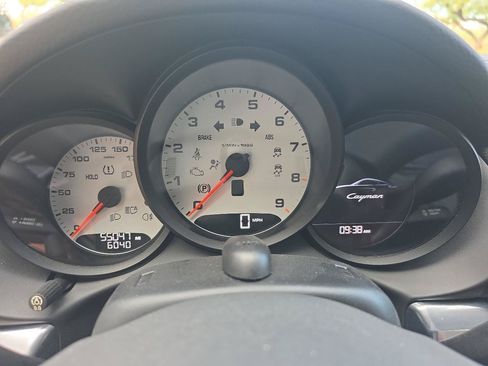 Used 2016 Porsche Cayman RWD image 7