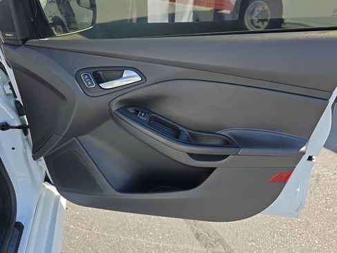 Used 2016 Ford Focus RS image 18