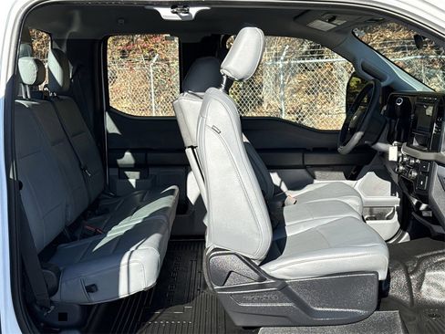 Used 2024 Ford F550 4x4 SuperCab Super Duty image 18