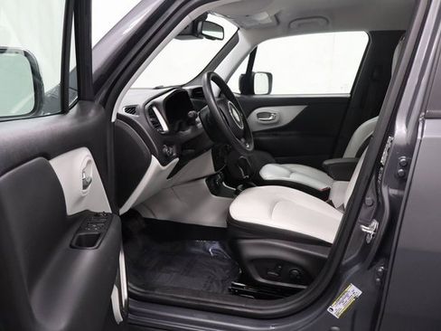 Certified 2022 Jeep Renegade Limited image 10