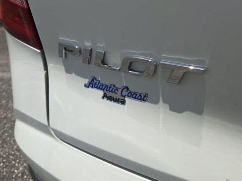 Used 2019 Honda Pilot Touring image 12