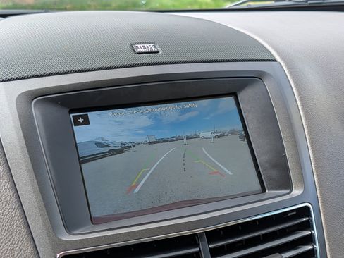 Used 2018 Lincoln MKT AWD image 20