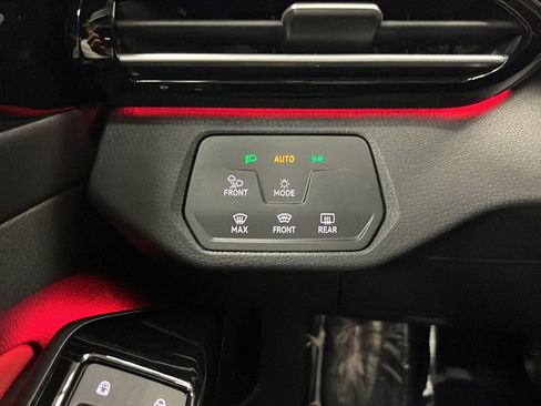 Used 2021 Volkswagen ID.4 Pro S w/ Gradient Package AWD/4WD image 32