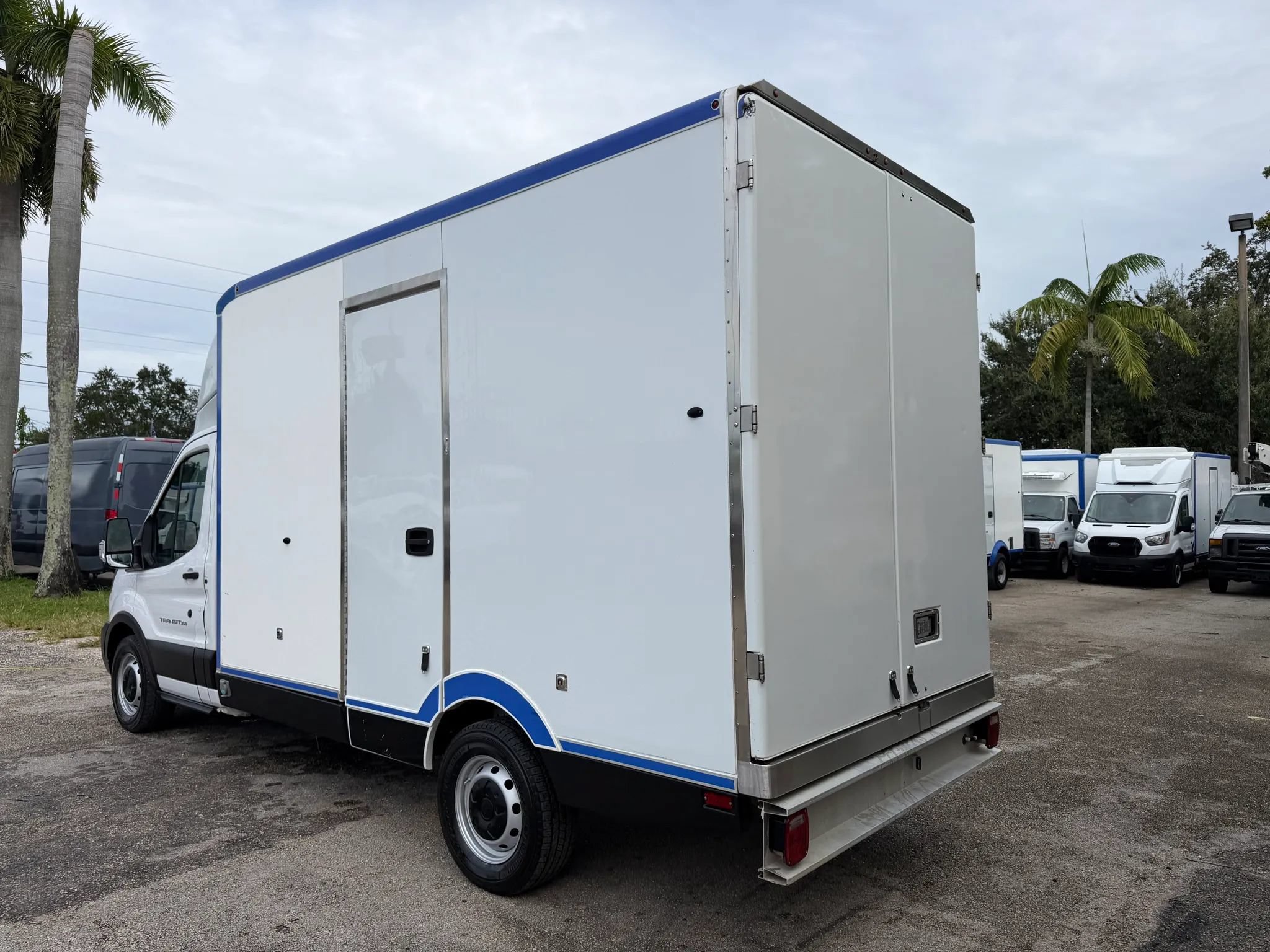 Used 2022 Ford Transit 350 w/ Upfitter Package RWD image 3