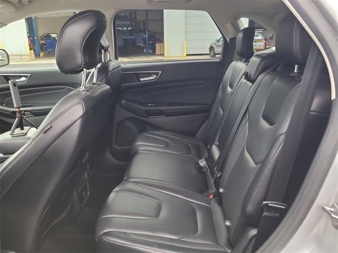 Used 2017 Ford Edge Titanium image 12