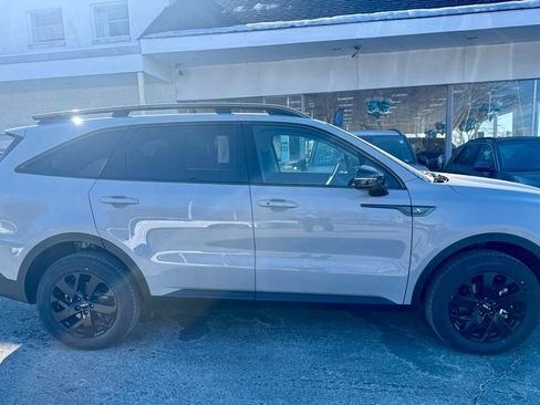 Certified 2023 Kia Sorento S w/ Panoramic Sunroof Package image 9