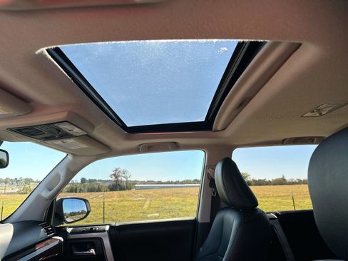 Used 2021 Toyota 4Runner Limited image 21