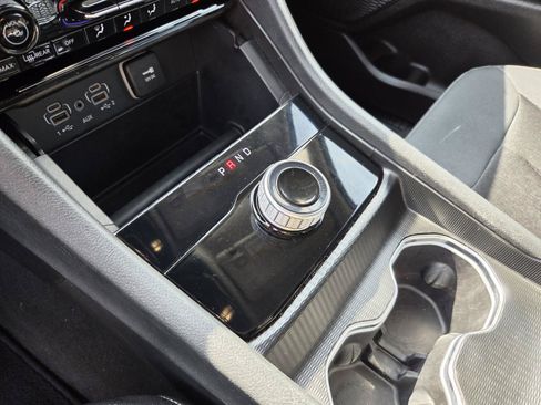 Used 2023 Jeep Grand Cherokee L Laredo RWD image 24