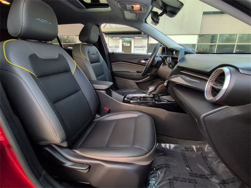Used 2024 Chevrolet Trax ACTIV w/ Sunroof Package image 26