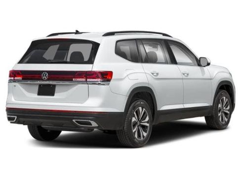 Used 2025 Volkswagen Atlas SE FWD image 2