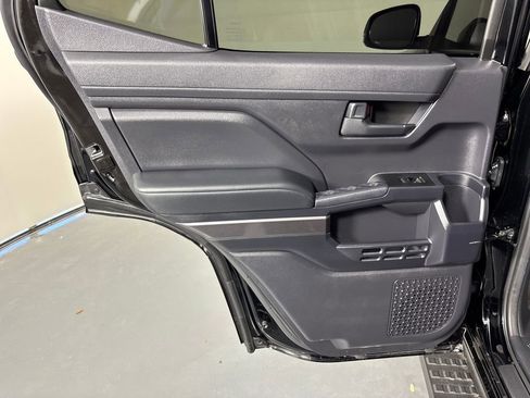 Certified 2025 Toyota 4Runner TRD Off-Road image 30